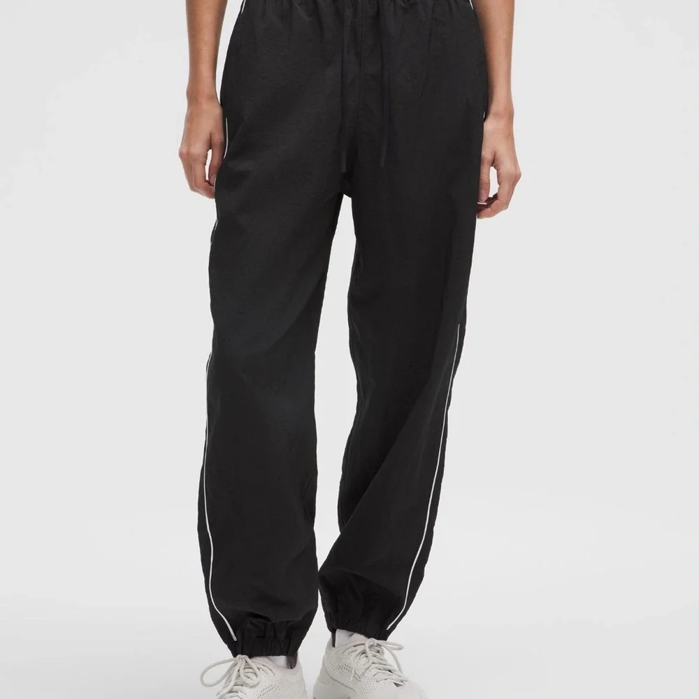 lulu joggers <3 - Picture 2 of 5